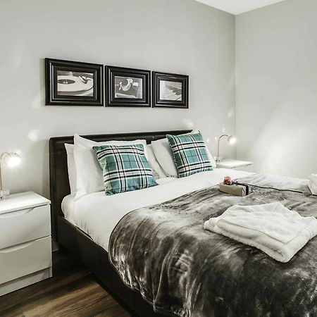 Approved Serviced Apartments Gorse Hill Manchester Exteriör bild