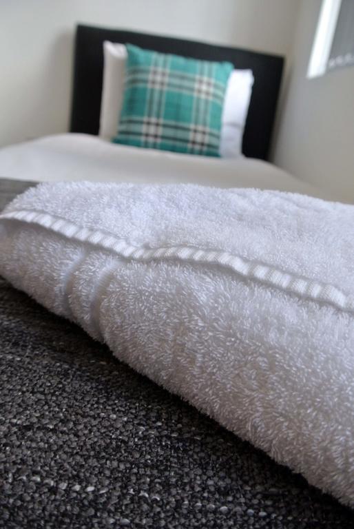Approved Serviced Apartments Gorse Hill Manchester Exteriör bild